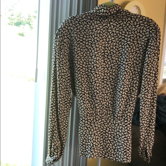 Silk blouse. - Picture 4 of 4